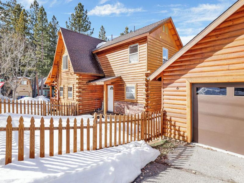 Binky's Mountain Hideaway #2455 image
