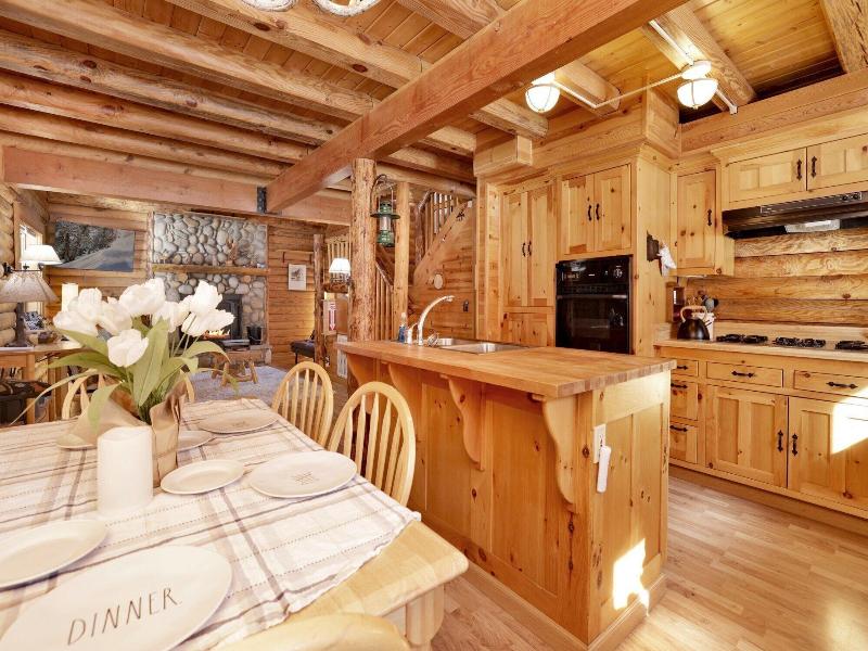 Binky's Mountain Hideaway #2455 image