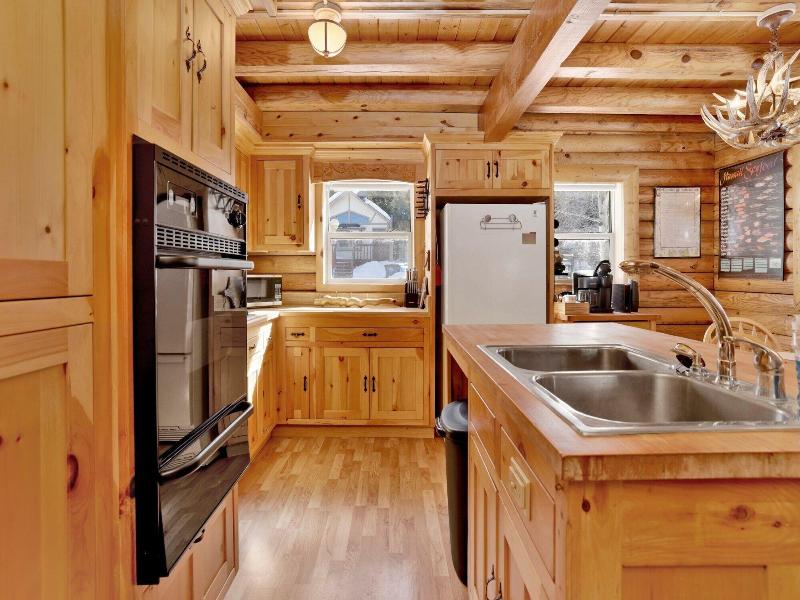 Binky's Mountain Hideaway #2455 image