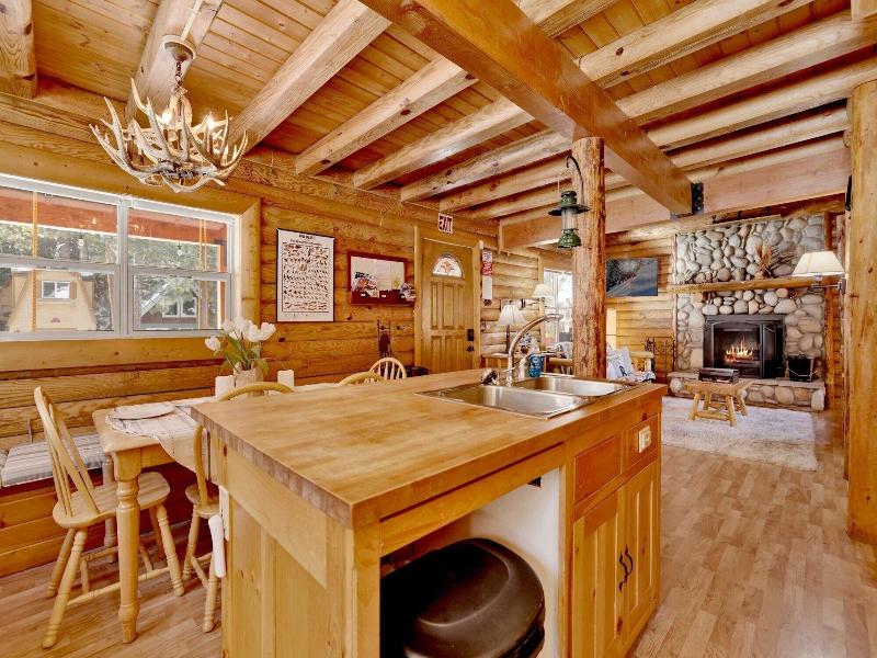 Binky's Mountain Hideaway #2455 image