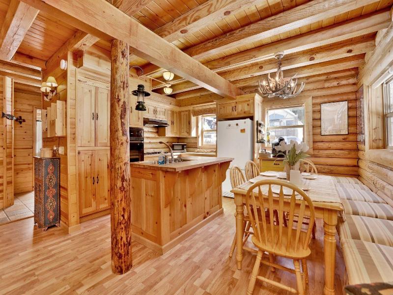 Binky's Mountain Hideaway #2455 image