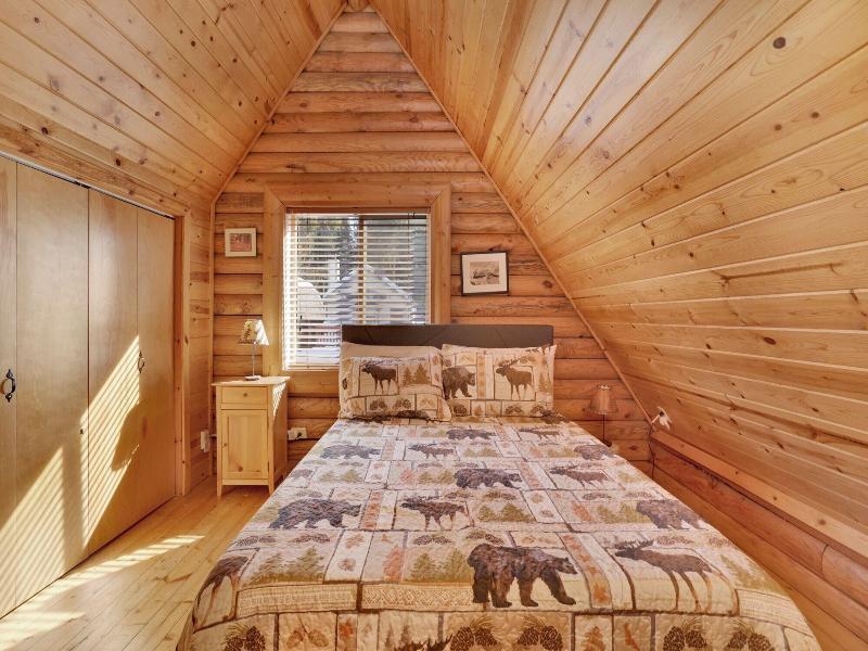 Binky's Mountain Hideaway #2455 image