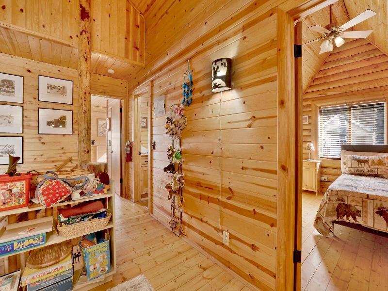 Binky's Mountain Hideaway #2455 image