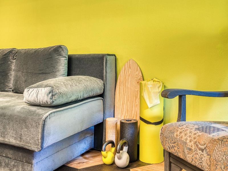 Boutique House Happyellow image