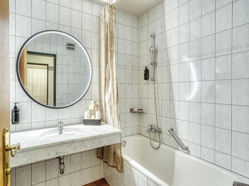 Boutique House Happyellow image