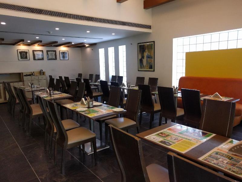 Lemon Tree Hotel, Udyog Vihar image