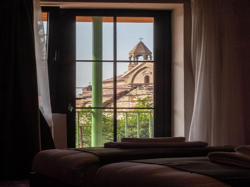 Hameau Mukhrani image