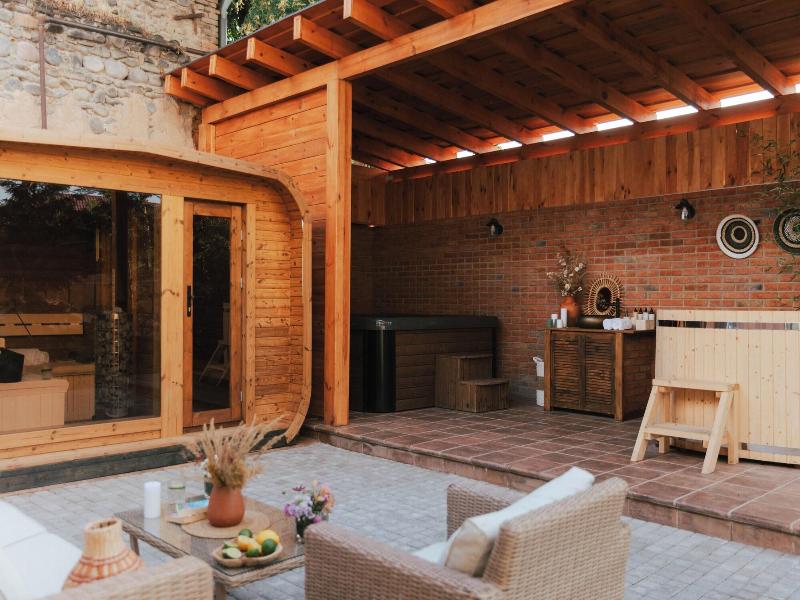 Hameau Mukhrani image