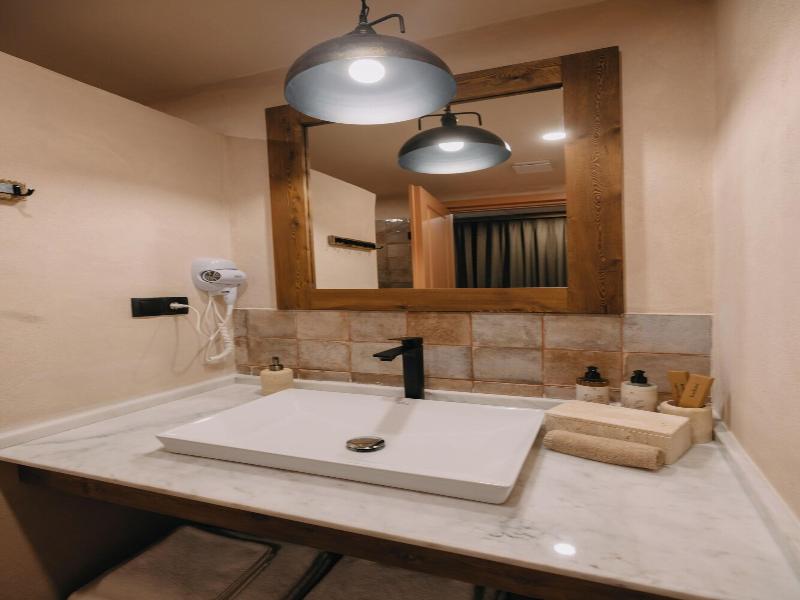 Hameau Mukhrani image