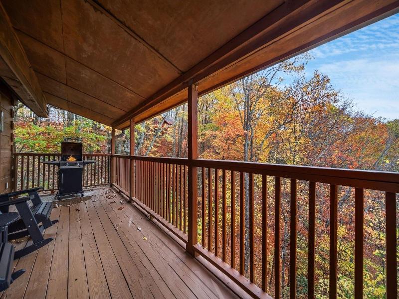 Cherokee Winds 2 Bedroom Cabin By Redawning