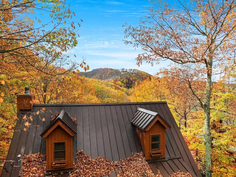 Cherokee Winds 2 Bedroom Cabin By Redawning