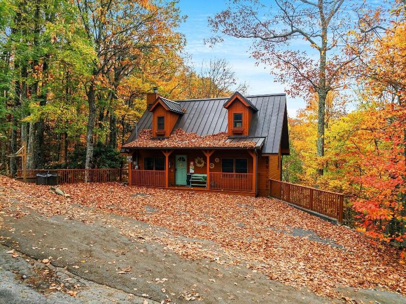 Cherokee Winds 2 Bedroom Cabin By Redawning