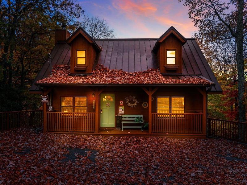 Cherokee Winds 2 Bedroom Cabin By Redawning