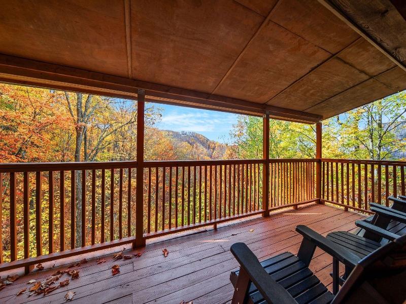 Cherokee Winds 2 Bedroom Cabin By Redawning