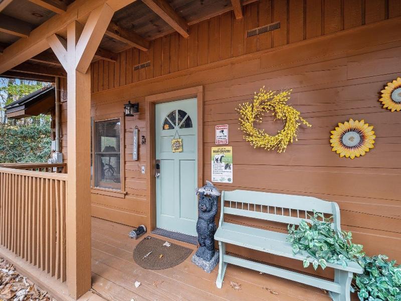 Cherokee Winds 2 Bedroom Cabin By Redawning