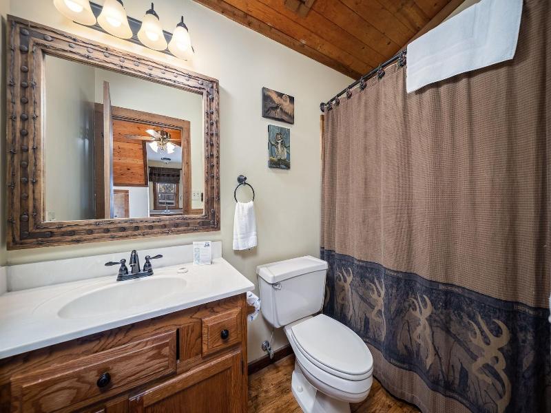 Cherokee Winds 2 Bedroom Cabin By Redawning — photo 59