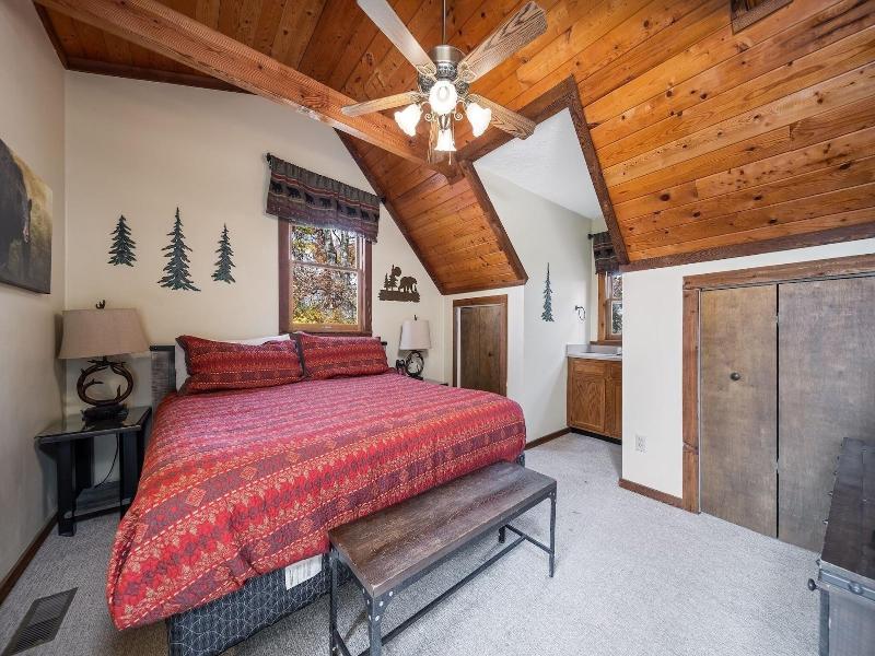 Cherokee Winds 2 Bedroom Cabin By Redawning — photo 17