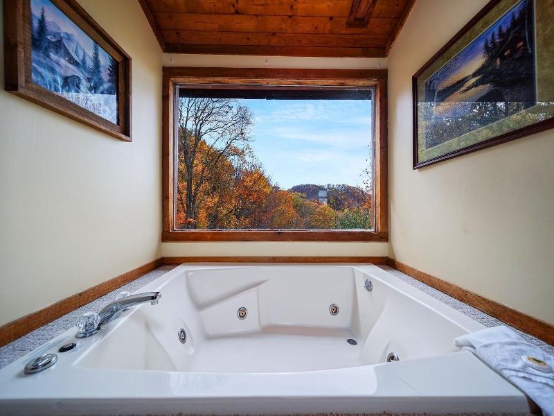 Cherokee Winds 2 Bedroom Cabin By Redawning — photo 15