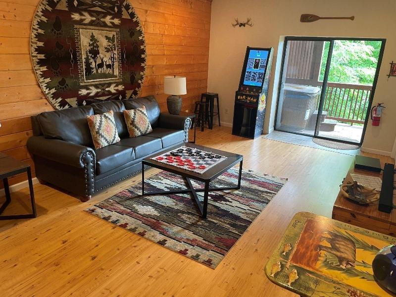 Cherokee Winds 2 Bedroom Cabin By Redawning — photo 36