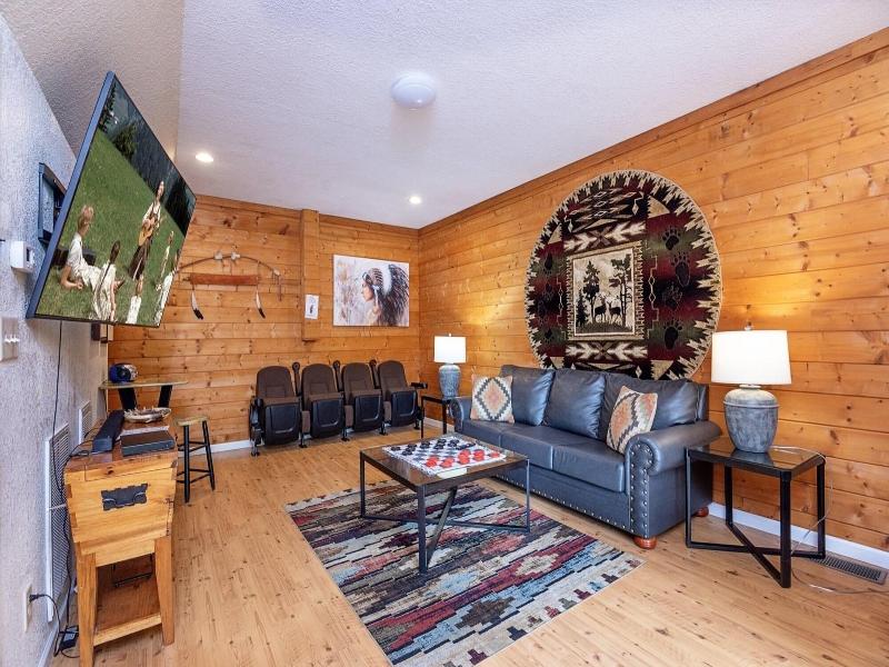 Cherokee Winds 2 Bedroom Cabin By Redawning — photo 32