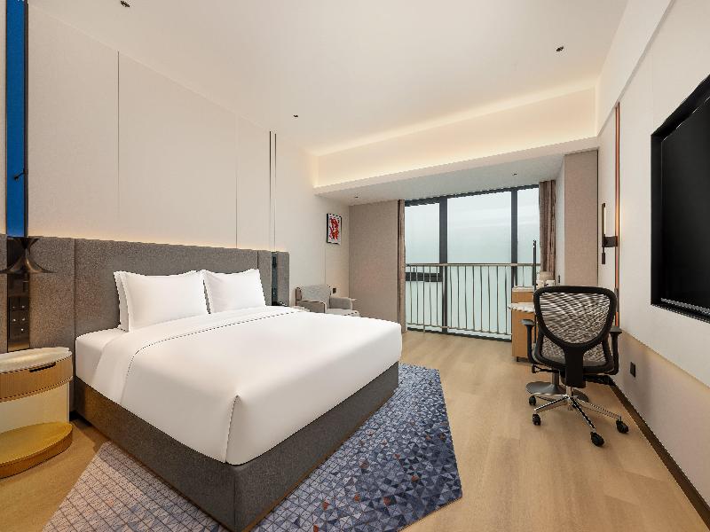 room detail thumbnail 2