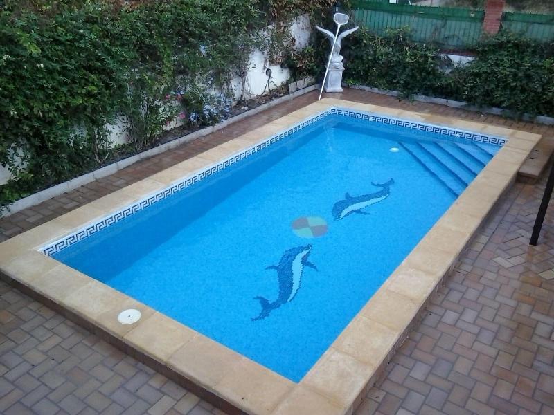 Studio Tropical image