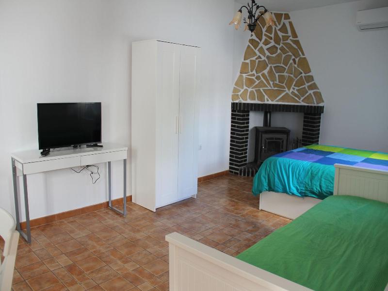 Studio Tropical image