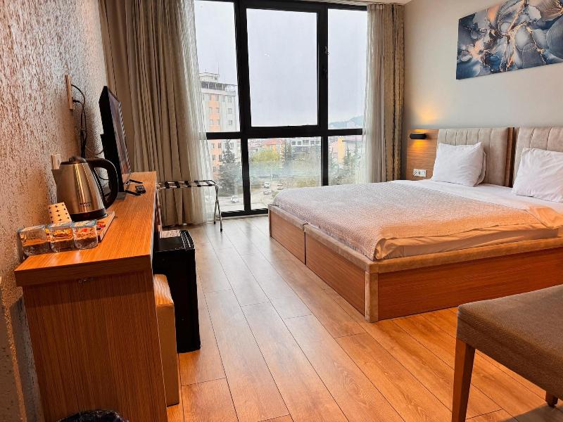 Inn Port Hotel image