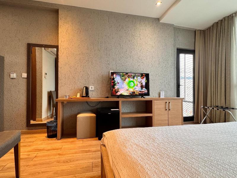 Inn Port Hotel image