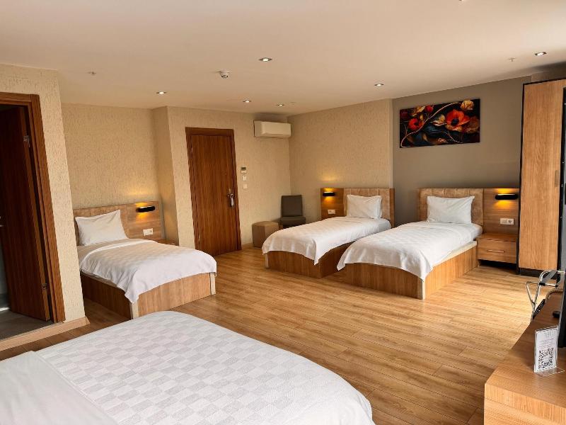 Inn Port Hotel image