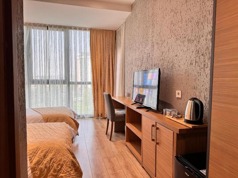 Inn Port Hotel image