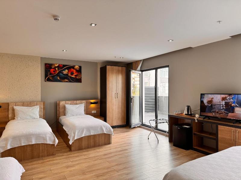 Inn Port Hotel image