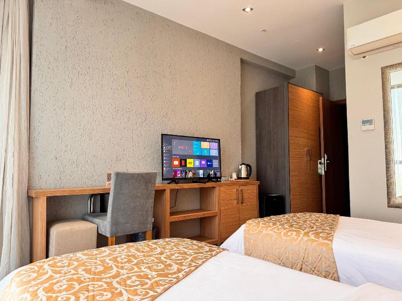 Inn Port Hotel image