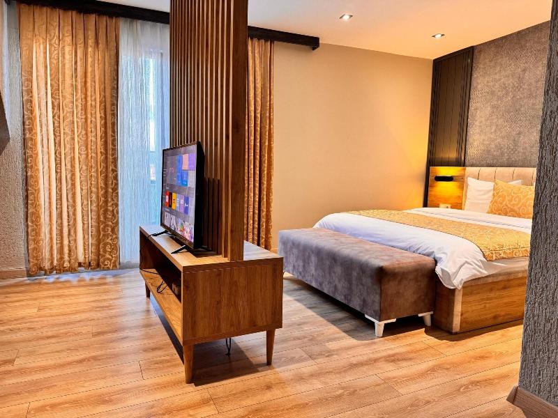 Inn Port Hotel image
