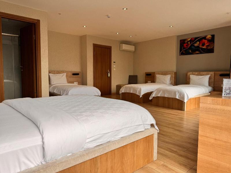 Inn Port Hotel image
