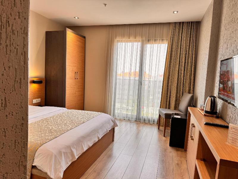 Inn Port Hotel image