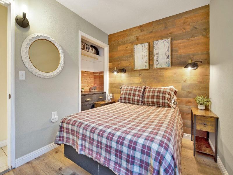 Beary Cozy Cabin #2315 image