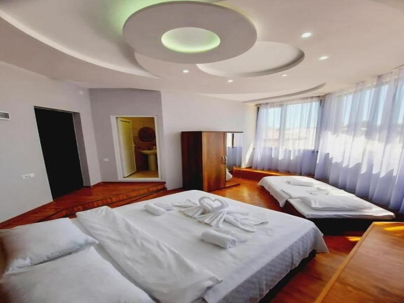 Inaisi Hotel image