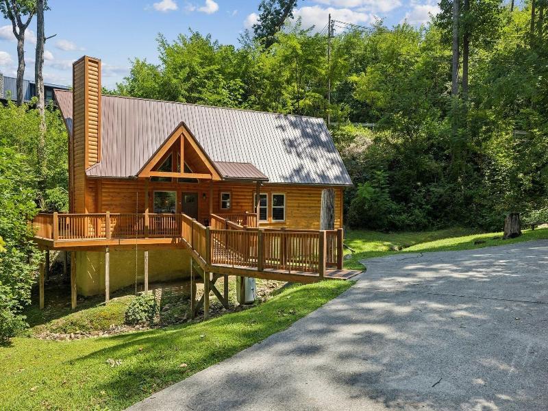 Creekside Manor 3 Bedroom Cabin By Redawning