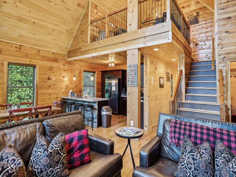 Creekside Manor 3 Bedroom Cabin By Redawning