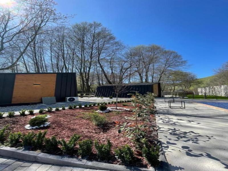 Blisku Do Gradot Riverfront Cabins 5