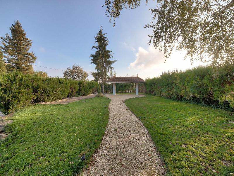 Domaine Chloe Du Lac image