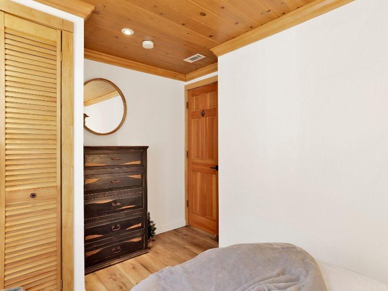 Green Canoe Cabin #2293 image