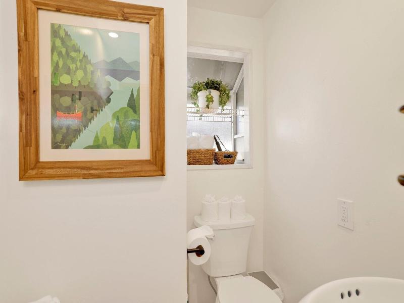 Green Canoe Cabin #2293 image