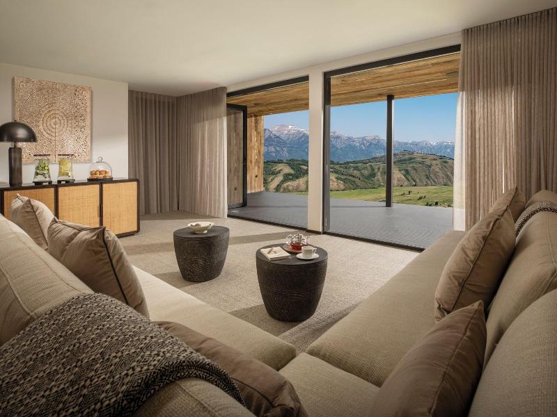 Hotel Yellowstone At Jackson Hole image
