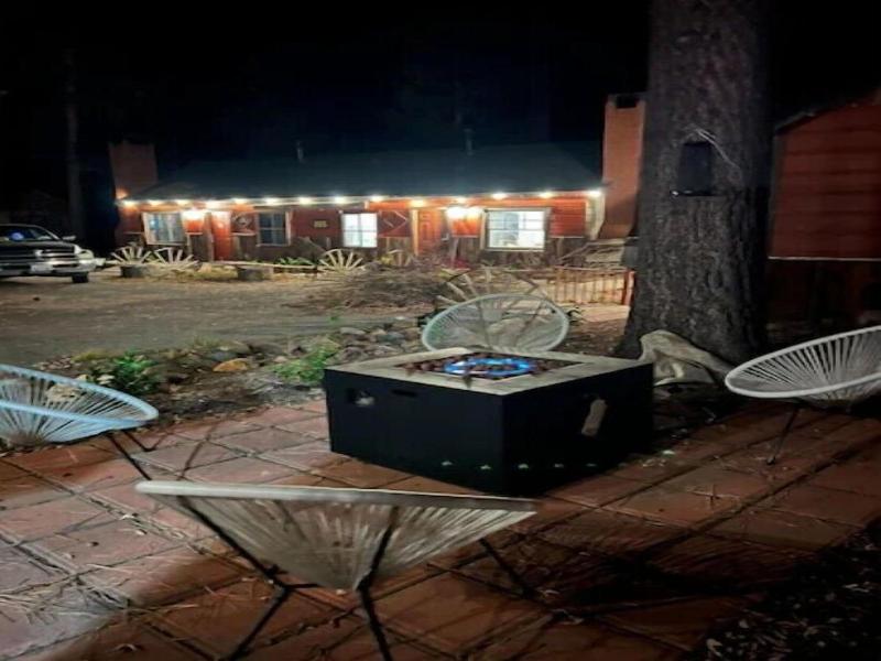 Three Pines Cabins Lodge image
