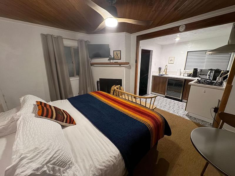 Three Pines Cabins Lodge image