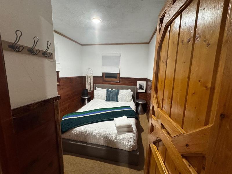 Three Pines Cabins Lodge image