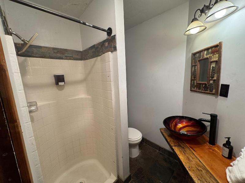 Three Pines Cabins Lodge image