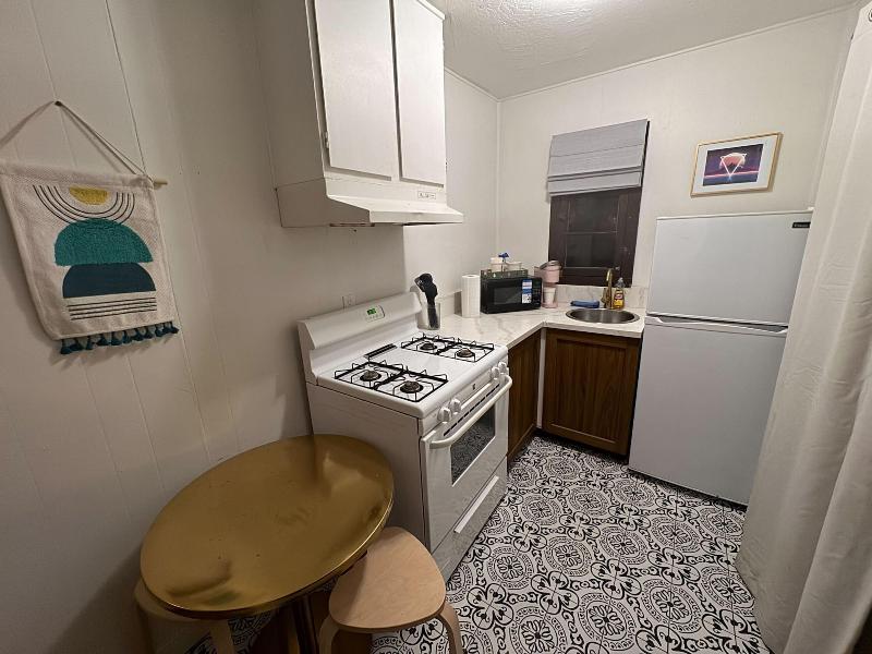 Three Pines Cabins Lodge image